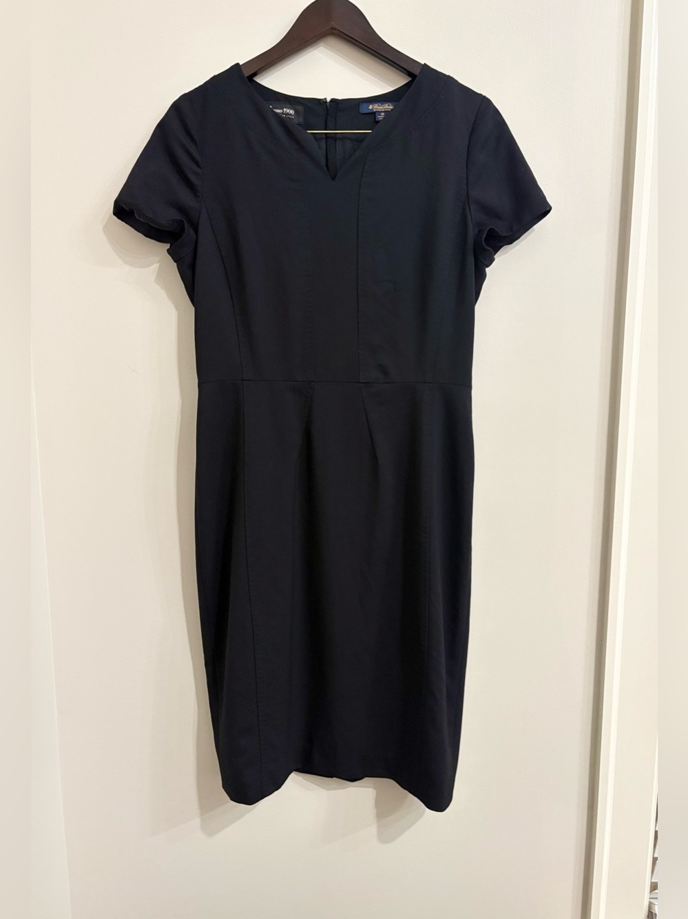 Brooks Brothers Black Short-Sleeve Midi Dress 100% Wool Size 10